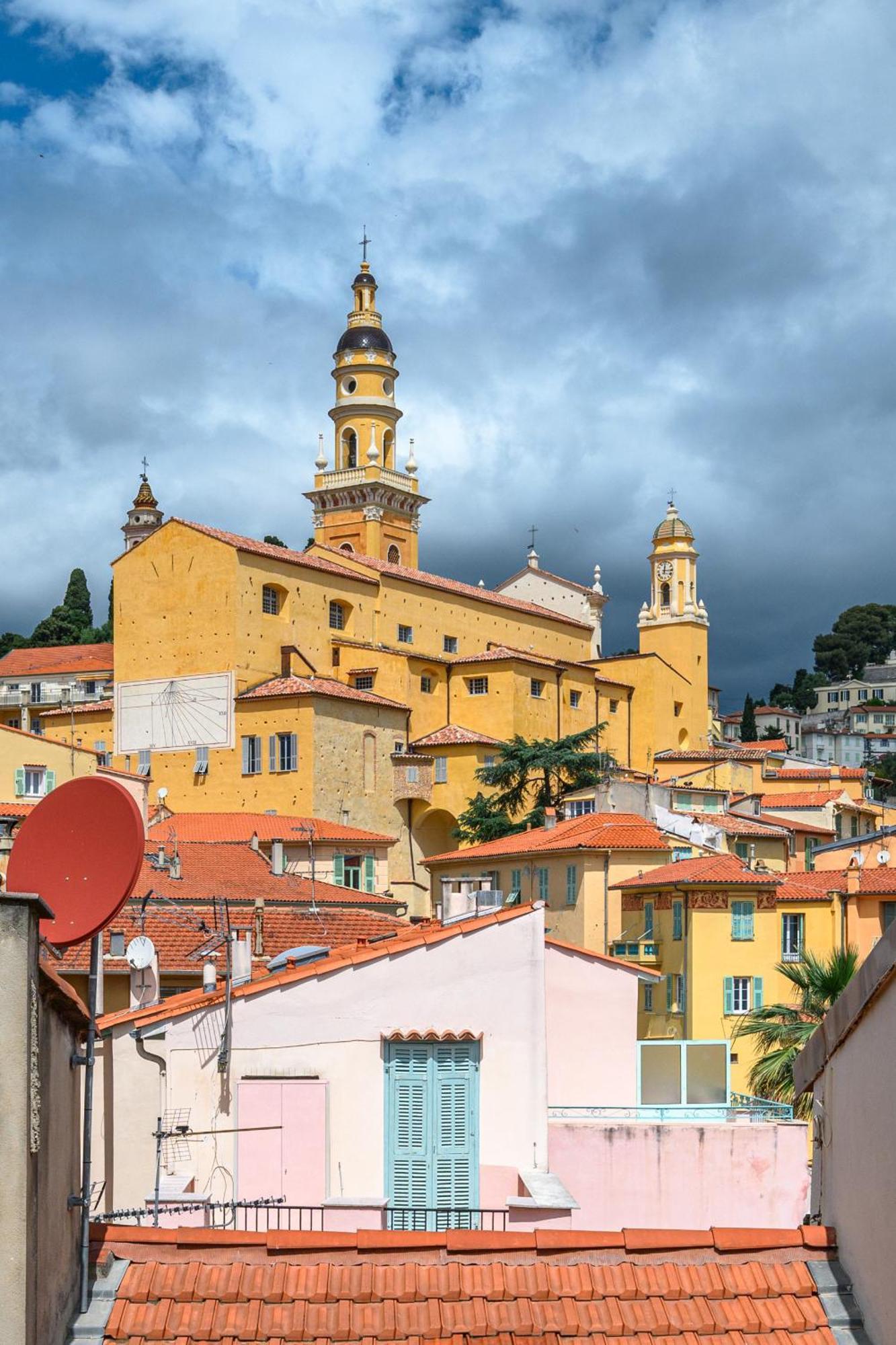 3 Pieces Avec Vue Sur Le Bastion * Menton